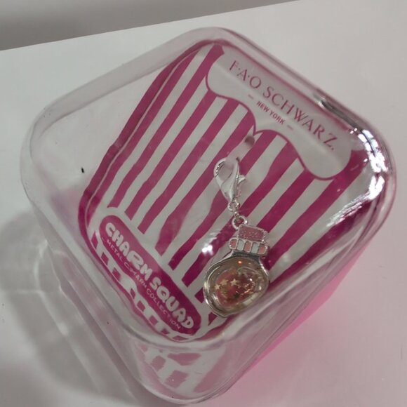 Lot Of 4 NWT FAO Schwarz New York Charm Squad Metal Charm Collection - Picture 5 of 5